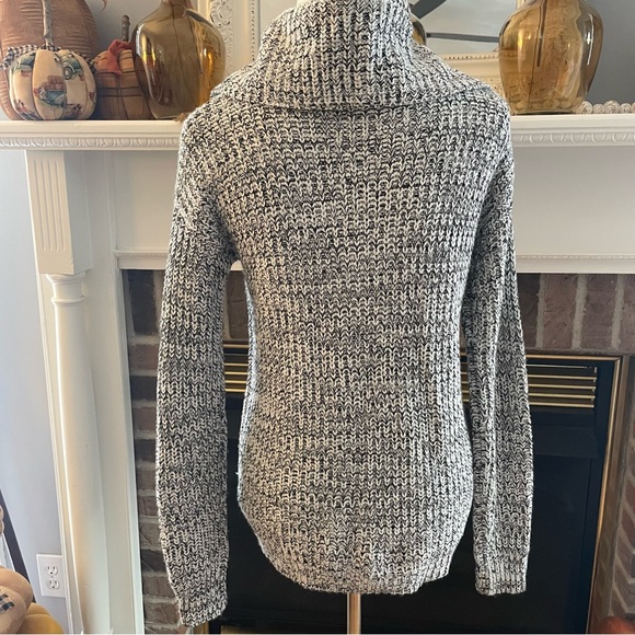 MADISON LILLY Black and White Cowl Neck Sweater Acrylic Size Small - Picture 5 of 8